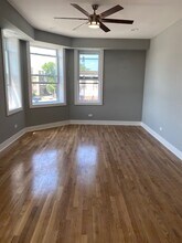 3059 W Irving Park Rd in Chicago, IL - Building Photo - Building Photo