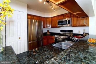 6581 Cypress Point Rd in Alexandria, VA - Building Photo - Building Photo