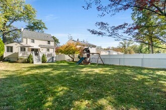 24 E Harrison Pl in Livingston, NJ - Building Photo - Building Photo