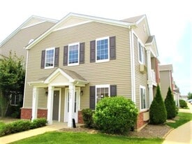 146 Bertram Dr in Yorkville, IL - Building Photo