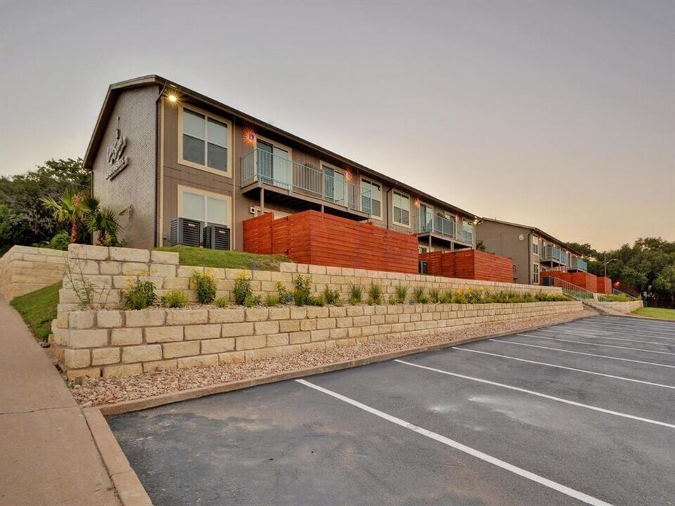 3819 Southway Dr in Austin, TX - Building Photo