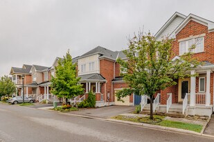 Colonial Woods in Brampton, ON - Building Photo