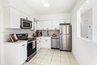 1271 NE 159th St in North Miami Beach, FL - Building Photo - Building Photo