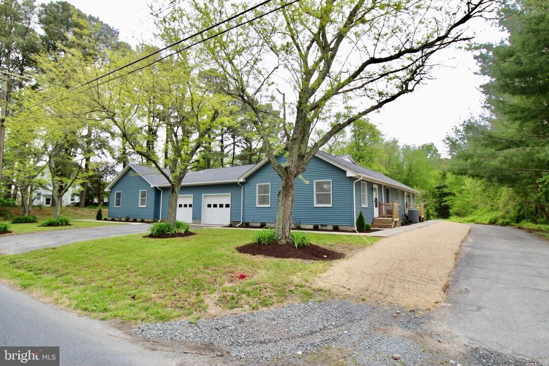 8340 Langmaid Rd in Newark, MD - Building Photo