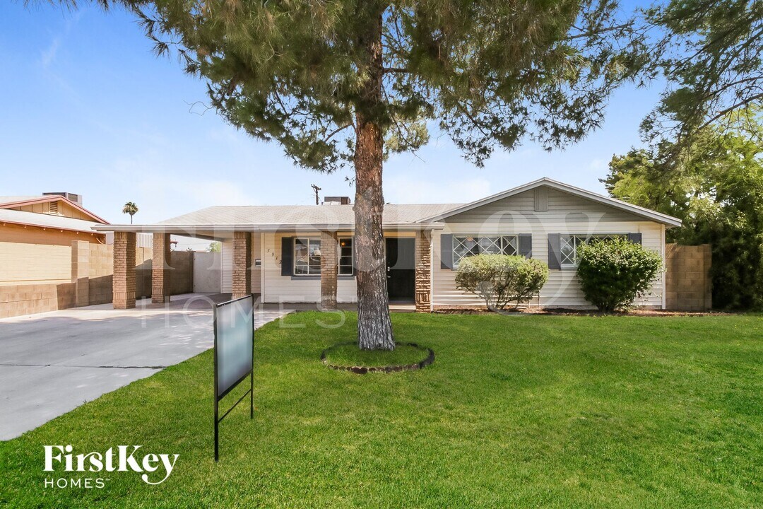 7912 E Willetta St in Scottsdale, AZ - Foto de edificio