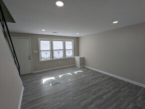 3040 Elizabeth Ave in Baltimore, MD - Foto de edificio - Building Photo