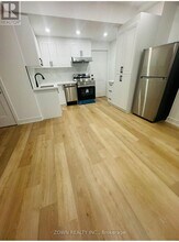 1336 Hydrangea Gdns in Oakville, ON - Building Photo - Building Photo