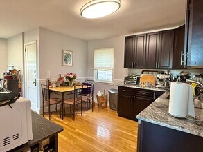 10 Granville Ave in Medford, MA - Building Photo - Building Photo