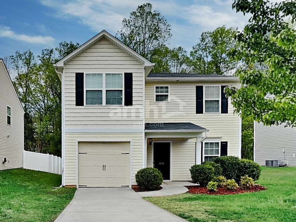4159 Field Crossing Dr in Winston-Salem, NC - Building Photo