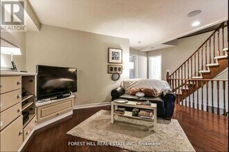 10 Horsham Ave in Toronto, ON - Building Photo - Building Photo