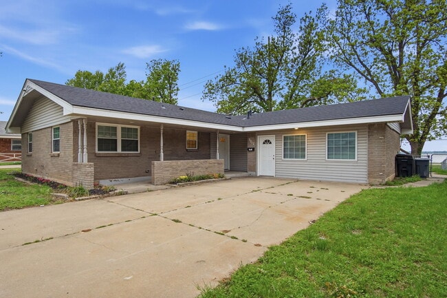 3717 N Eagle Ln in Bethany, OK - Building Photo - Building Photo