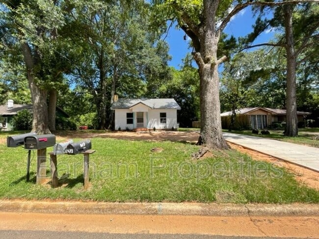 property at 916 Cason St