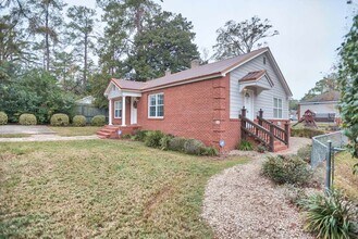 1610 Belle Vue Way in Tallahassee, FL - Building Photo - Building Photo