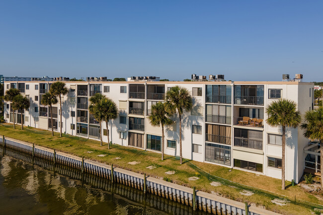 Pelican Point Condominiums in Titusville, FL - Building Photo - Building Photo