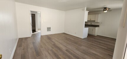 478 HUNT PK in Norwalk, CA - Building Photo - Interior Photo