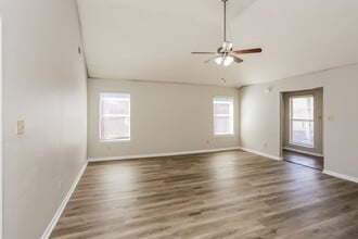 5978 Wagon Hill Rd E in Millington, TN - Building Photo - Building Photo