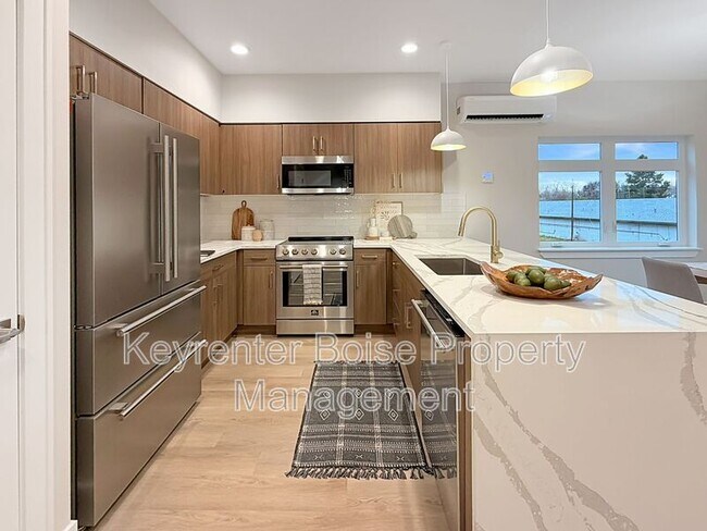 property at 4337 Greentrail Ln