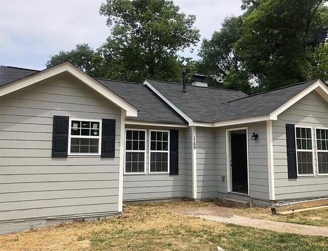property at 1109 Enota Ave NE