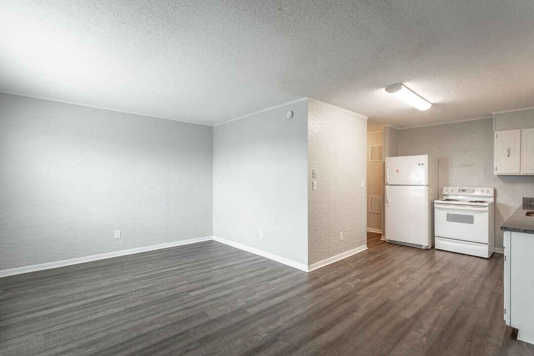 114 Van Cleve St in Fort Oglethorpe, GA - Building Photo