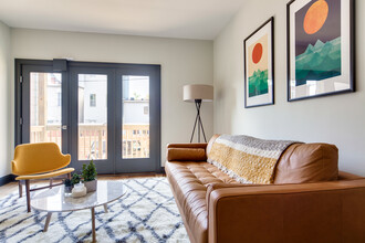 Richardson (Furnished Rooms) in Washington, DC - Building Photo - Building Photo