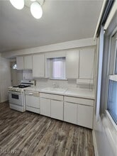 4385 Greenway Rd in South Euclid, OH - Building Photo - Building Photo