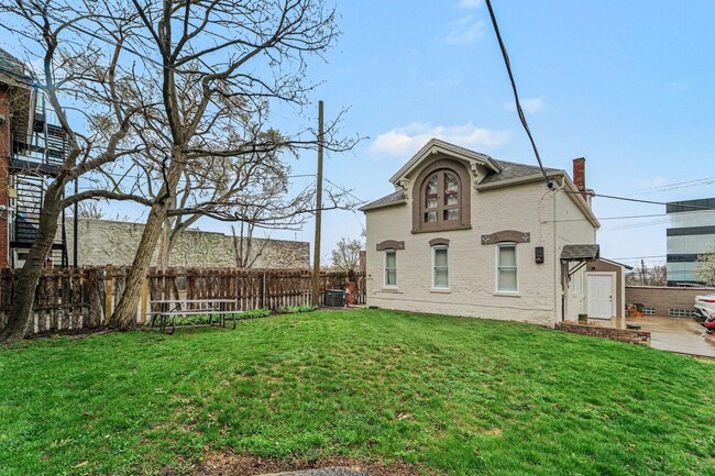 property at 1391 Woodbridge St