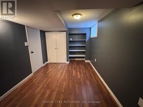 27 Wilson Ct in Barrie, ON - Building Photo - Building Photo