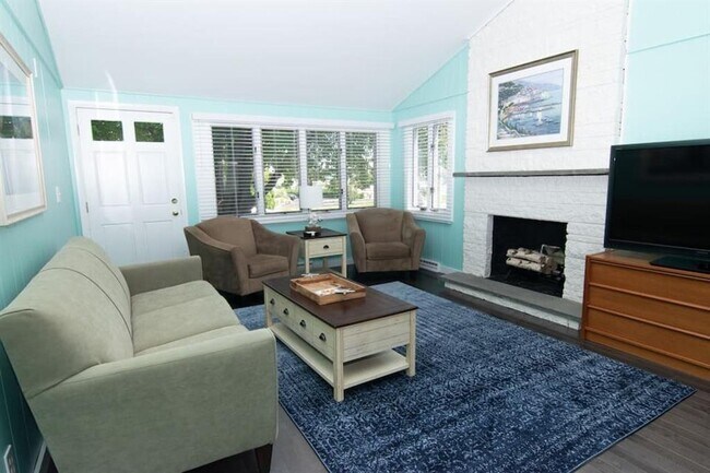 15 Treasure Rd in Narragansett, RI - Building Photo - Building Photo