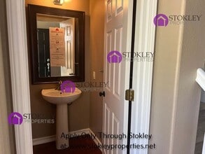 123 Knightsbridge Ct in Brentwood, CA - Building Photo - Building Photo