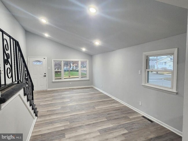 property at 5468 Drexel Ave