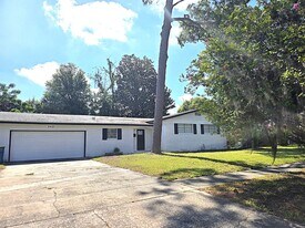 3437 Lenczyk Dr W in Jacksonville, FL - Building Photo