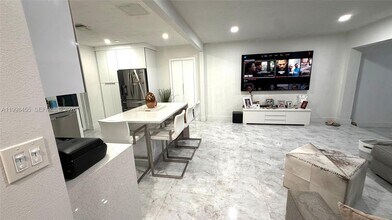 1555 SW 21st Way in Fort Lauderdale, FL - Building Photo - Building Photo