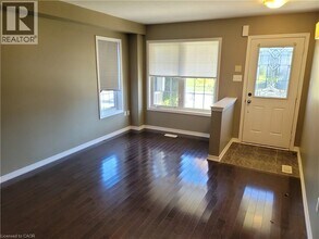 48 Warner Ln in Brantford, ON - Building Photo - Building Photo