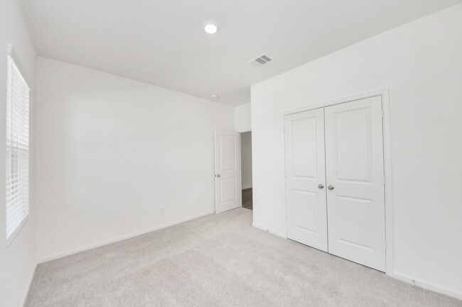 property at 2004 Corsica Crk Ln