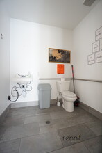 799 E 34th St in Brooklyn, NY - Building Photo - Interior Photo