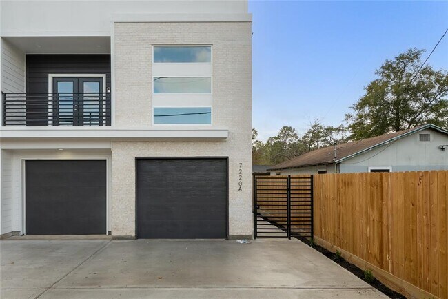 7220 S Hall St in Houston, TX - Building Photo - Building Photo