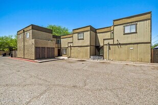1742 E Pepper Cir in Mesa, AZ - Building Photo
