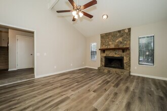 6824 Creekwood Dr in Douglasville, GA - Building Photo - Building Photo