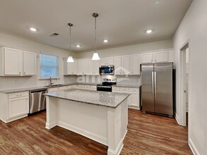 417 Tributary Ln in Holly Springs, GA - Building Photo - Building Photo