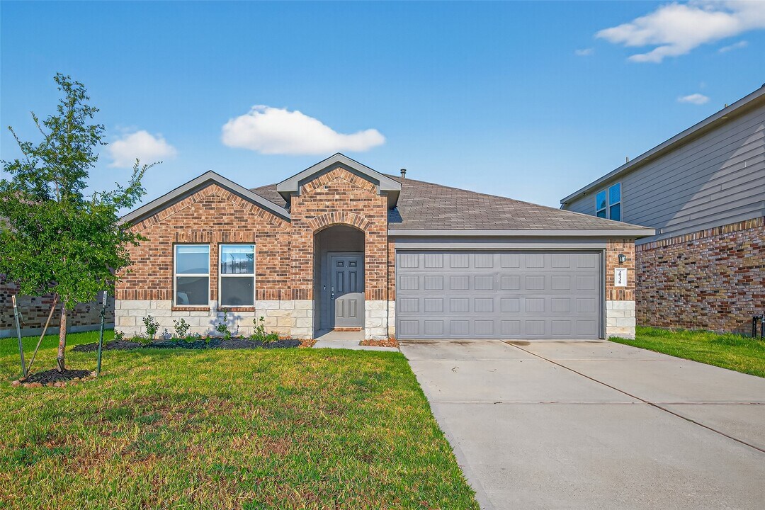 20330 Tembec Dr in Roman Forest, TX - Foto de edificio