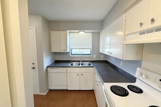 1024 Southmoor Dr, Unit 1026 in Arlington, TX - Building Photo - Building Photo