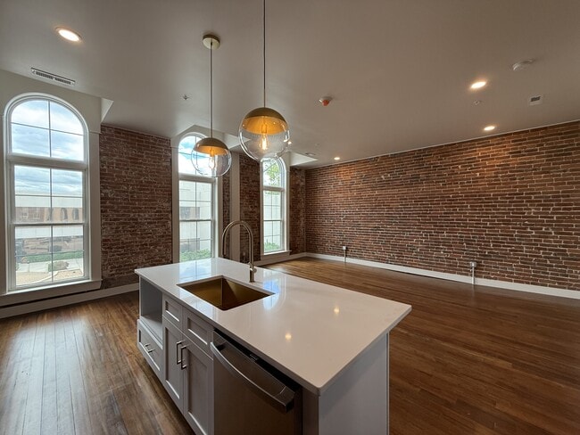 property at 404 Shawnee St