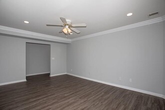 150 Secatogue Ave in Farmingdale, NY - Foto de edificio - Building Photo