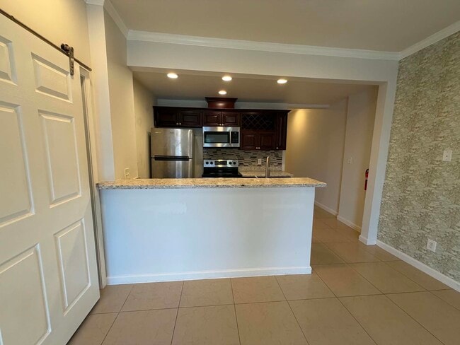 2101 Bernardo De Galvez Ave
