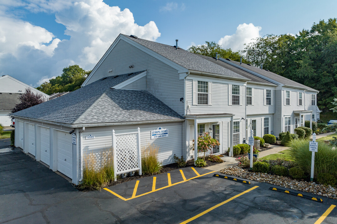 Windsor Park Estates in Copley, OH - Building Photo