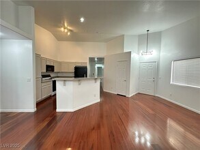 6428 Sundown Heights Ave in Las Vegas, NV - Building Photo - Building Photo