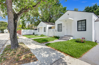 421 NE 73rd St in Miami, FL - Building Photo - Primary Photo