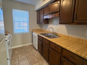 62 Chester Levee Rd in Jackson, TN - Building Photo - Building Photo