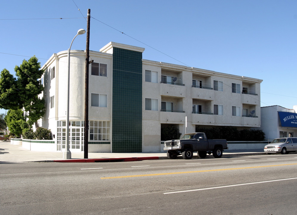 2041 S Pacific Ave in San Pedro, CA - Building Photo