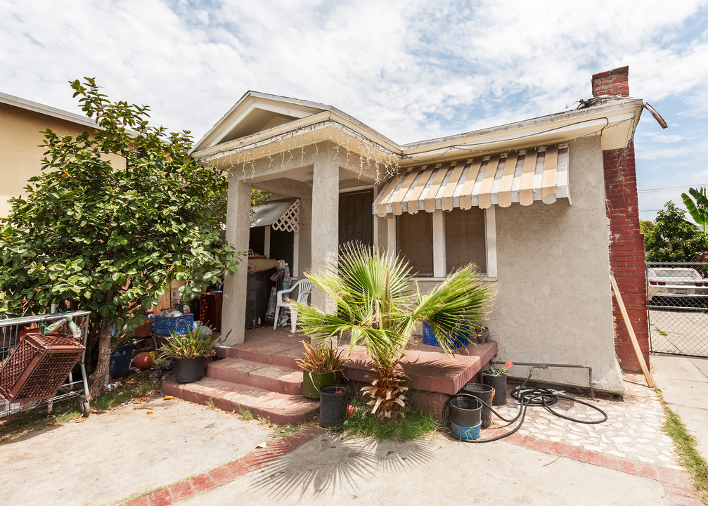 1032 N Ridgewood Pl in Los Angeles, CA - Building Photo